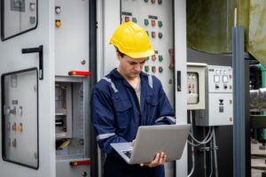 Programación de PLC en proyecto de ingeniería de control industrial — VOLTIA